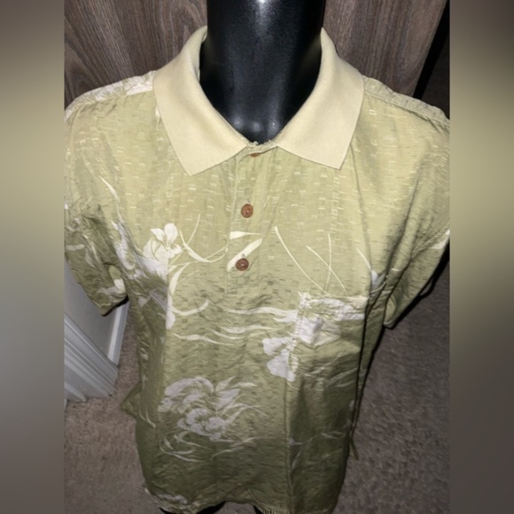 Men’s used size M medium Tommy Bahama silk polo green shirt